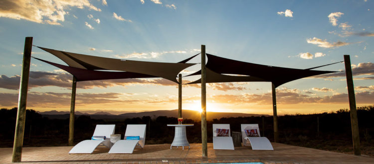 Oudtshoorn Cottages outdoor swimming pool