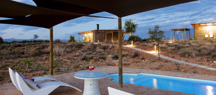 Oudtshoorn Cottages outdoor swimming pool