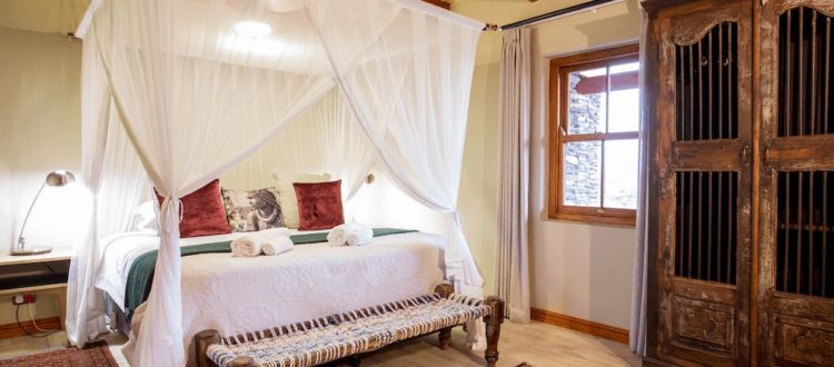 Luxurious Bedroom at De Zeekoe Guest House