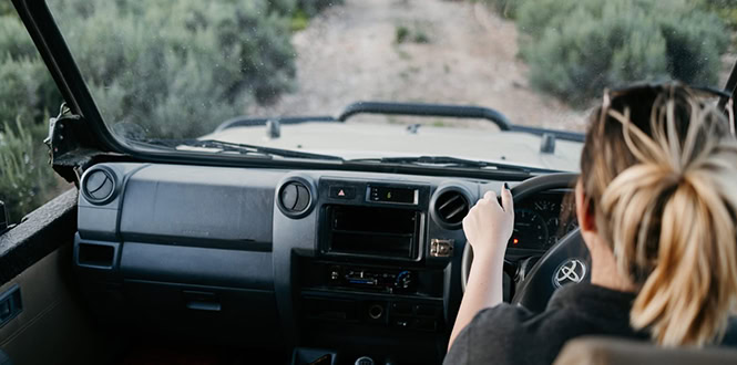Guide driving around Wildehondekloof Private Game Reserve