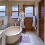 Superior Honeymoon Bathrooms at De Zeekoe Guest House