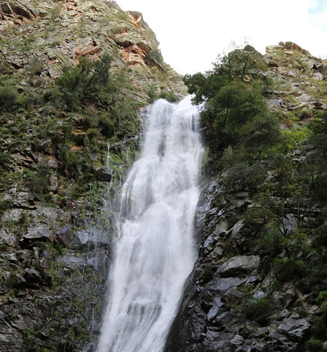 oudtshoorn-waterfall-mountain